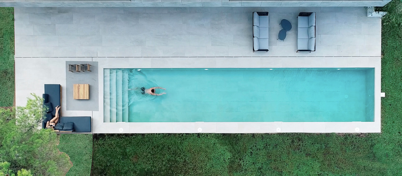 inHAUS luxury home swimming pool