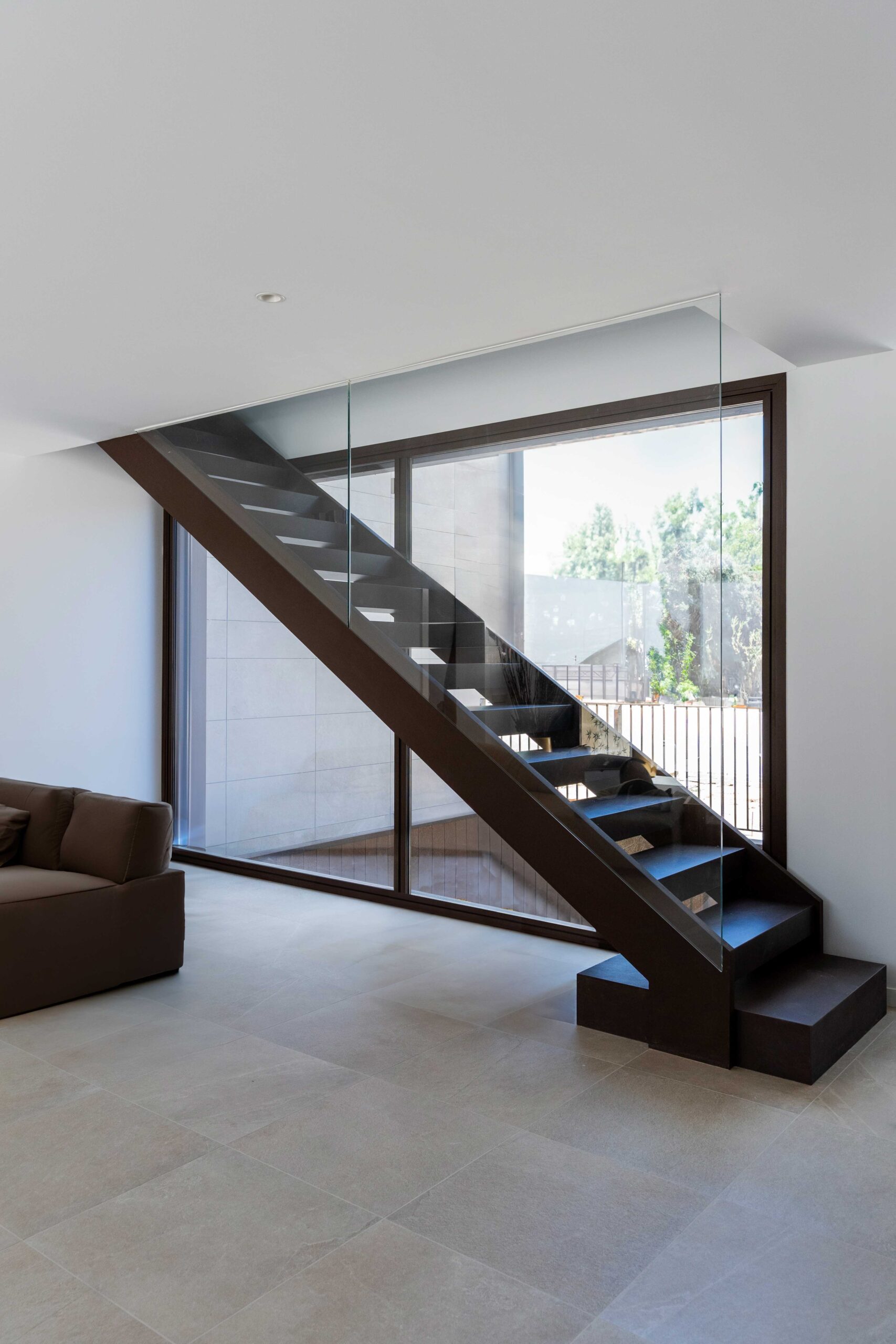 Escaliers decoration d'interieur maison Divonne architectural moderne