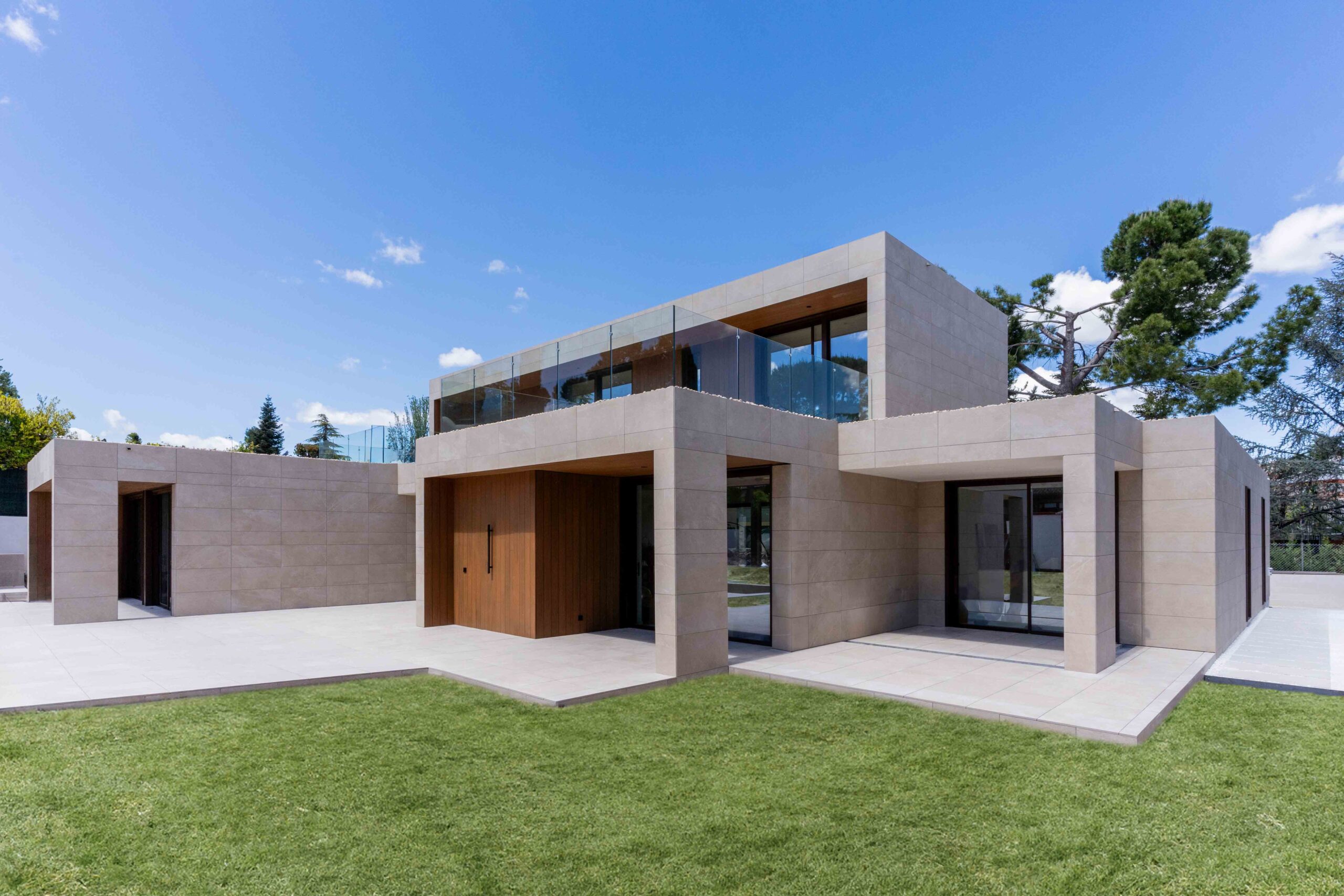 Garage modulaire dans une maison Divonne architectural moderne