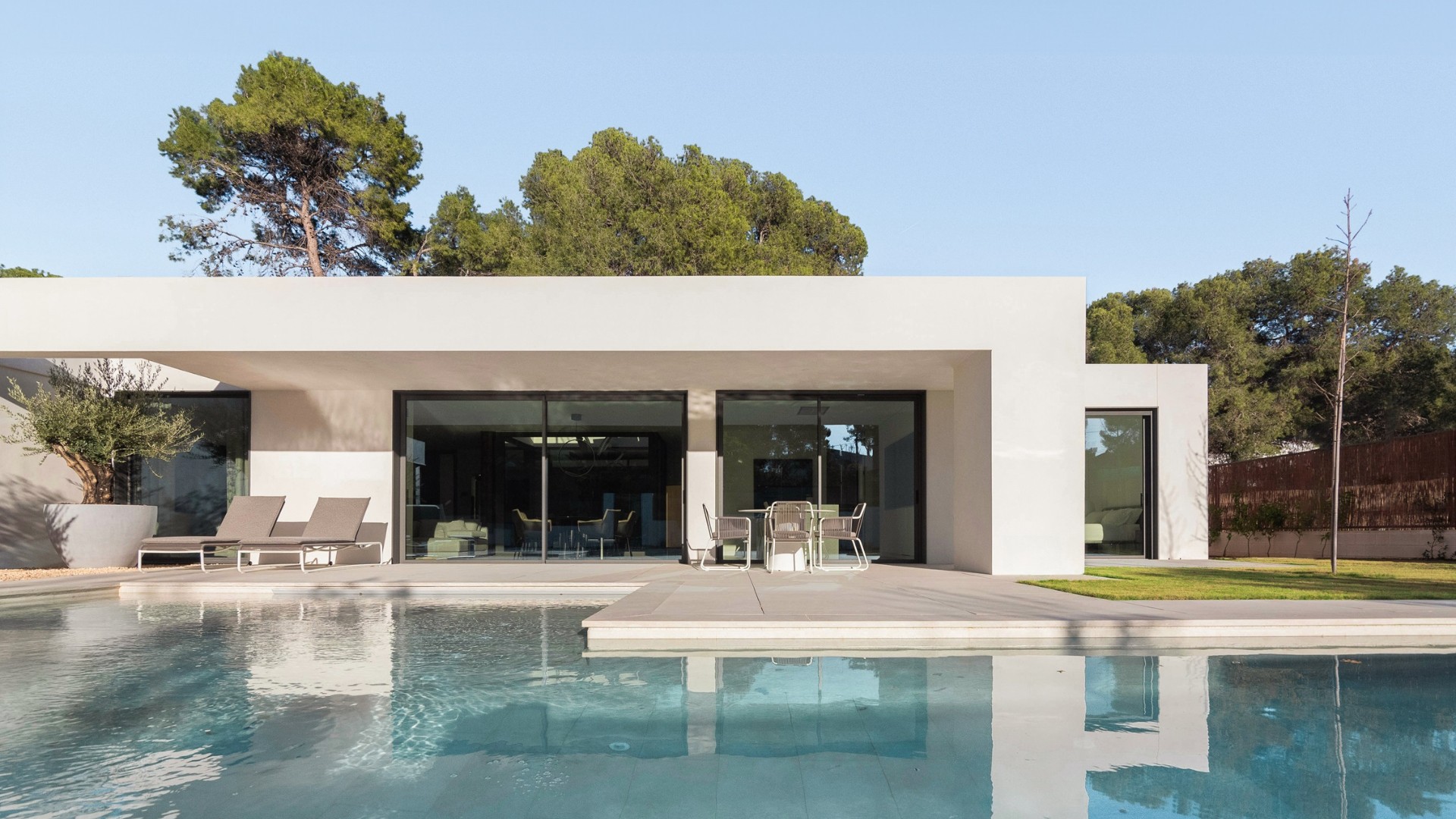 Maison de plain-pied Porto-Vecchio avec piscine et porche avec jardin