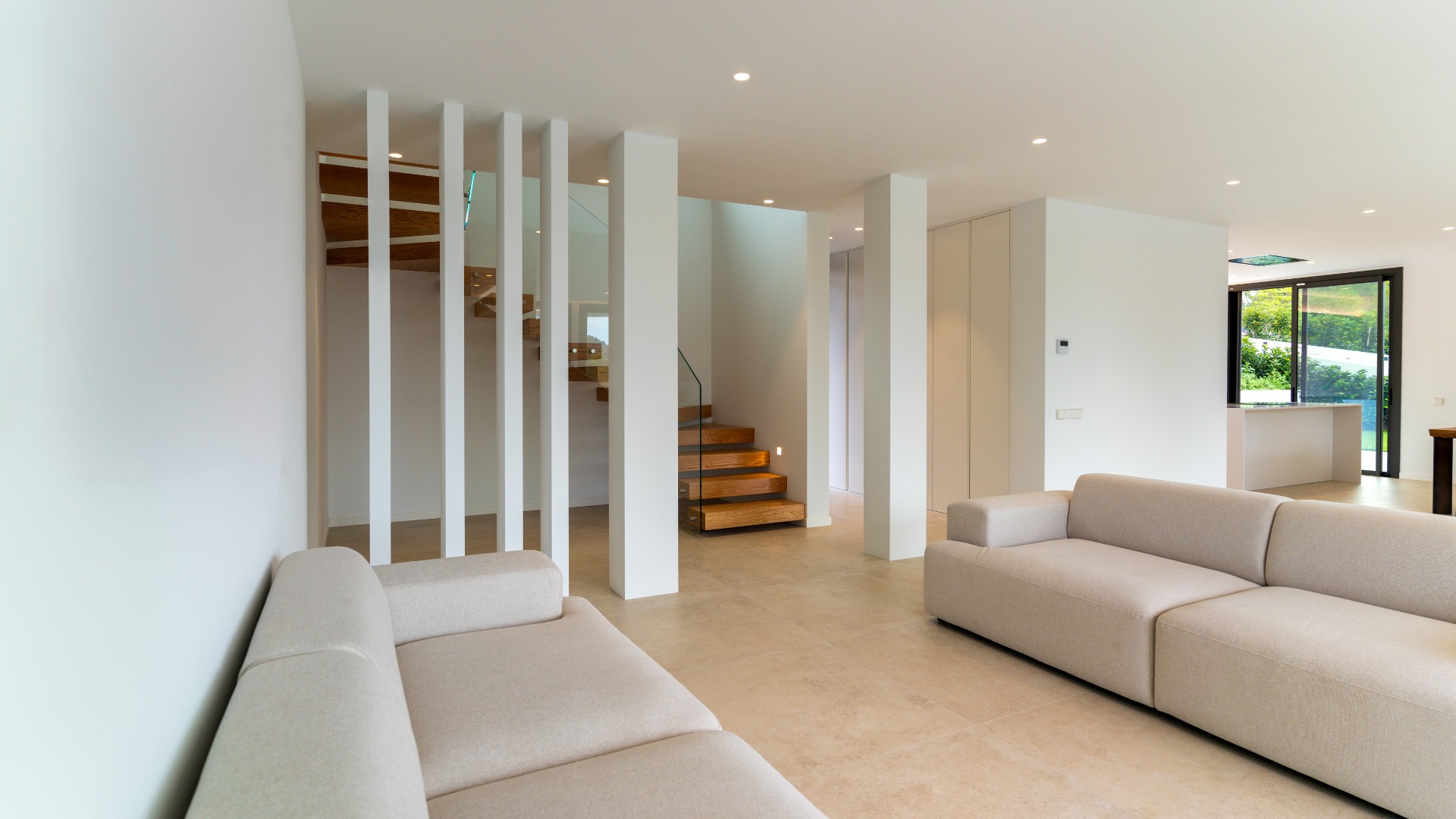 salon dans une maison modulaire Saint Tropez inHAUS