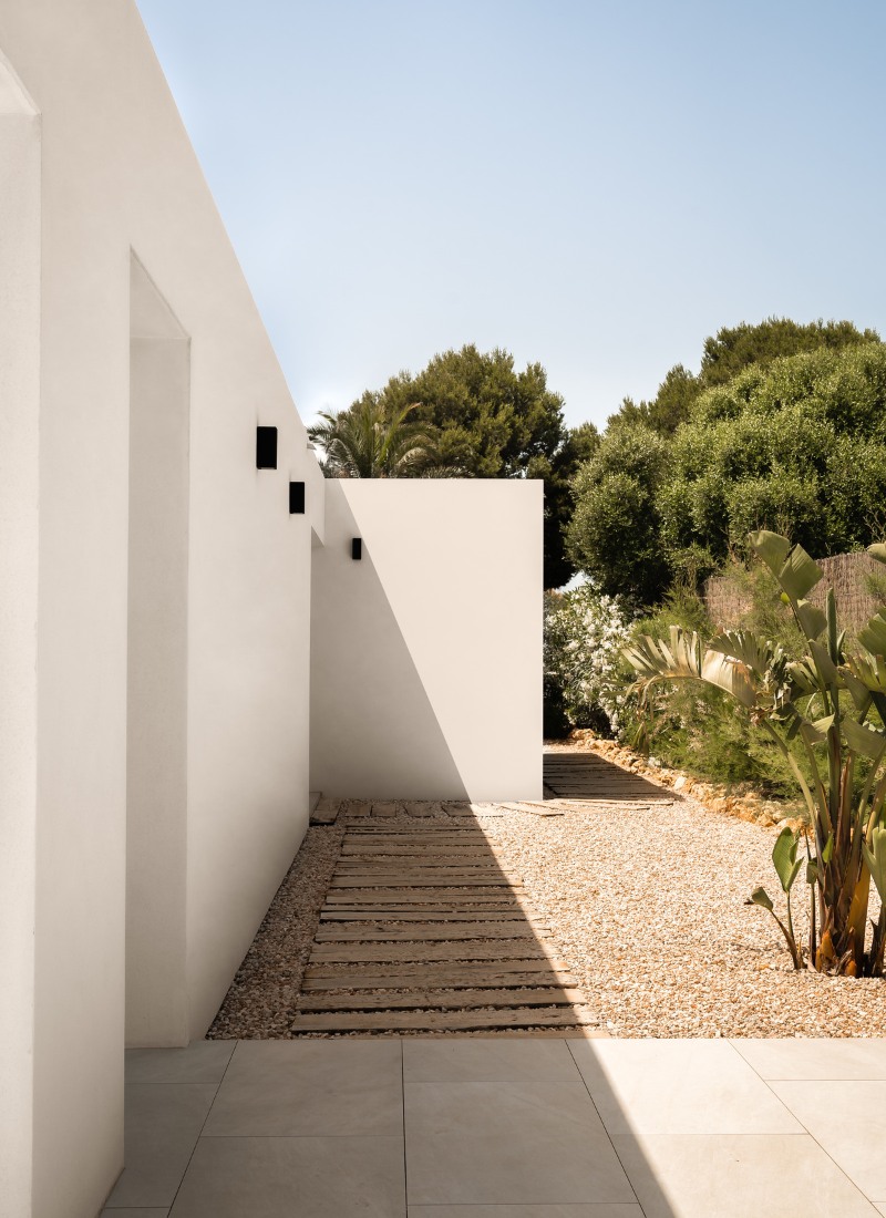 Urbanisation maison modulaire blanche et compacte à Minorque