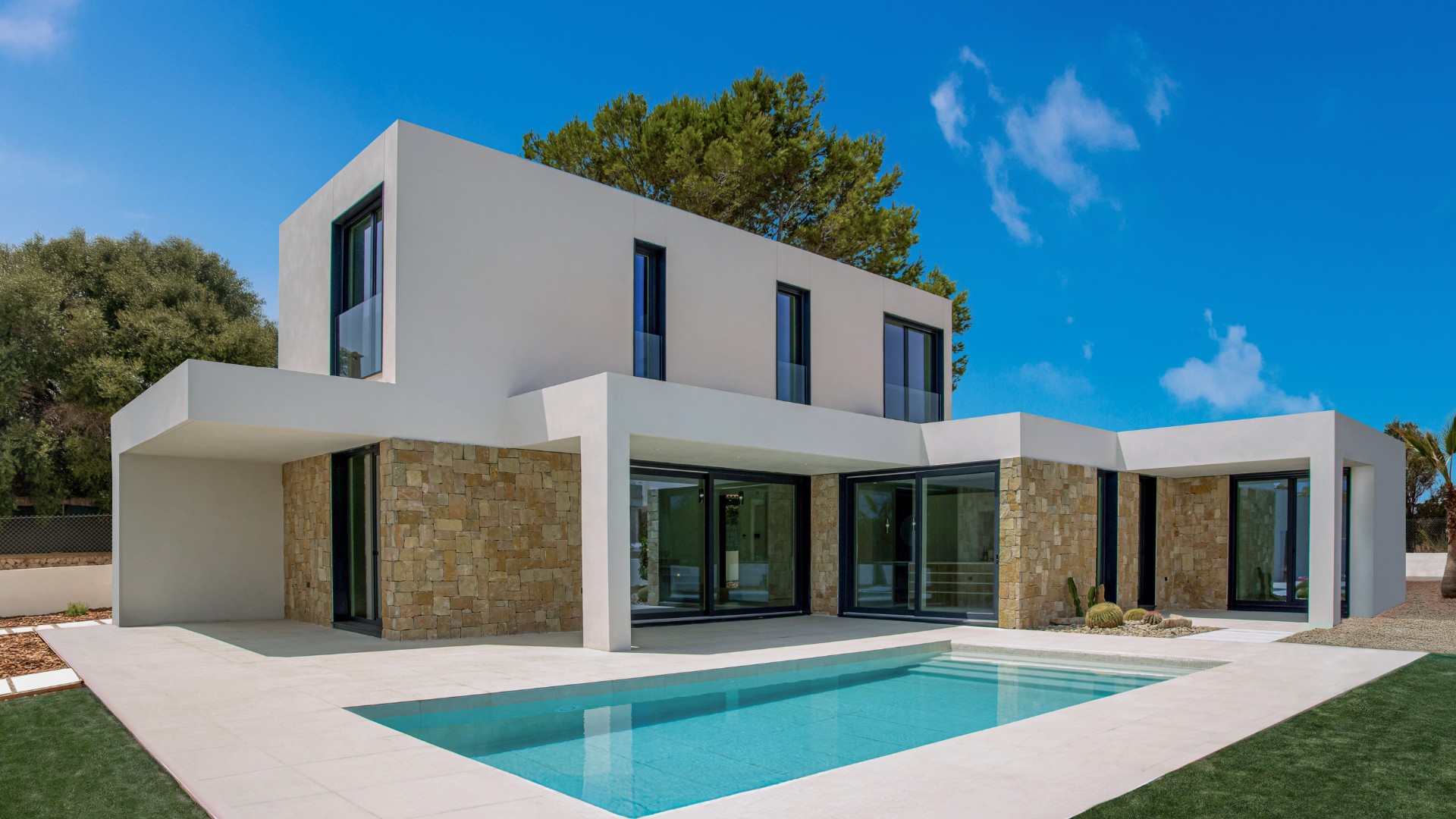 Villa industrialisé à Majorque avec pierre naturelle façade