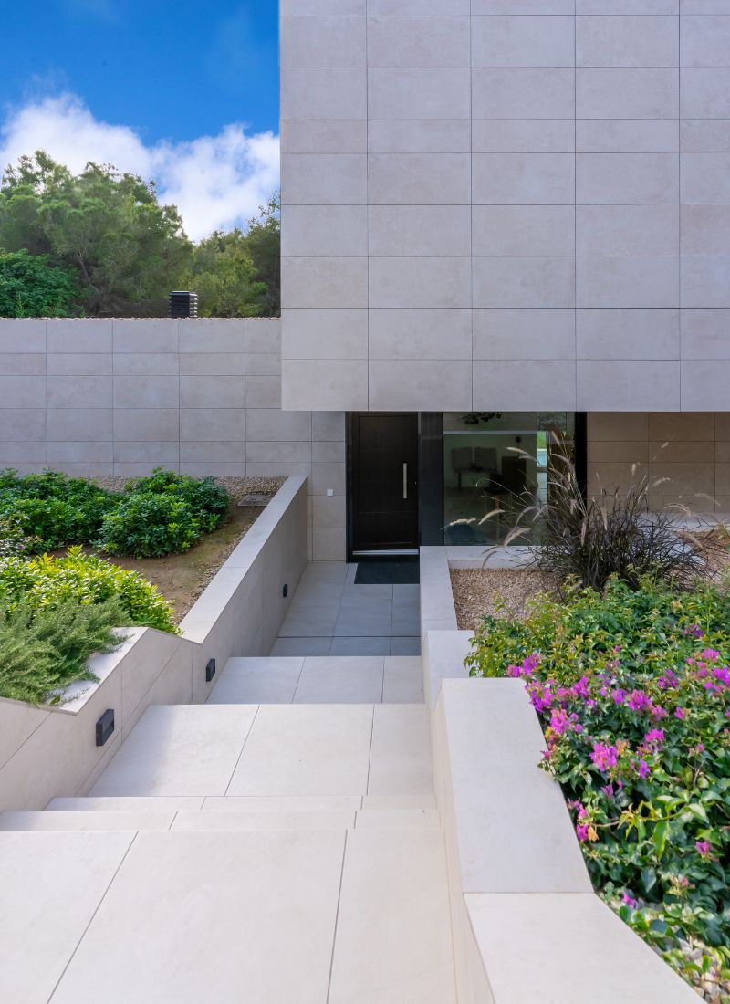 Maison de luxe avec porte-à-faux à l'entrée de la maison à Majorque