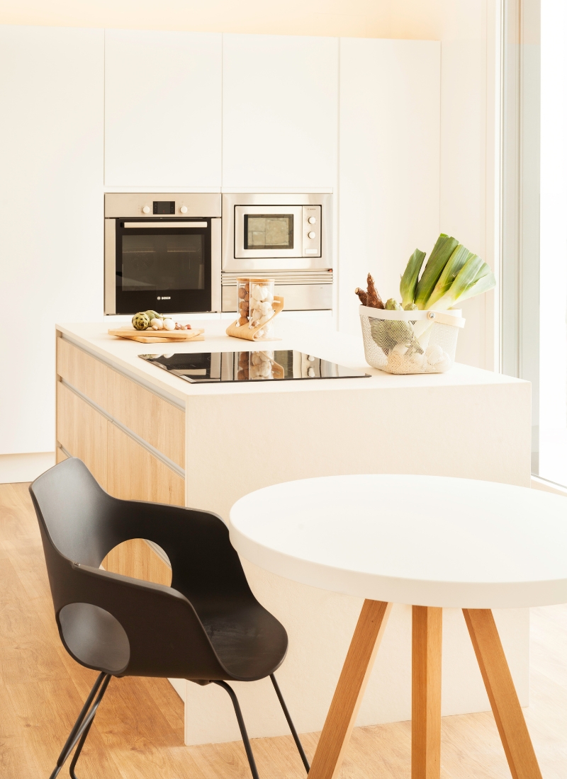 Conception d'une cuisine avec îlot central sur mesure