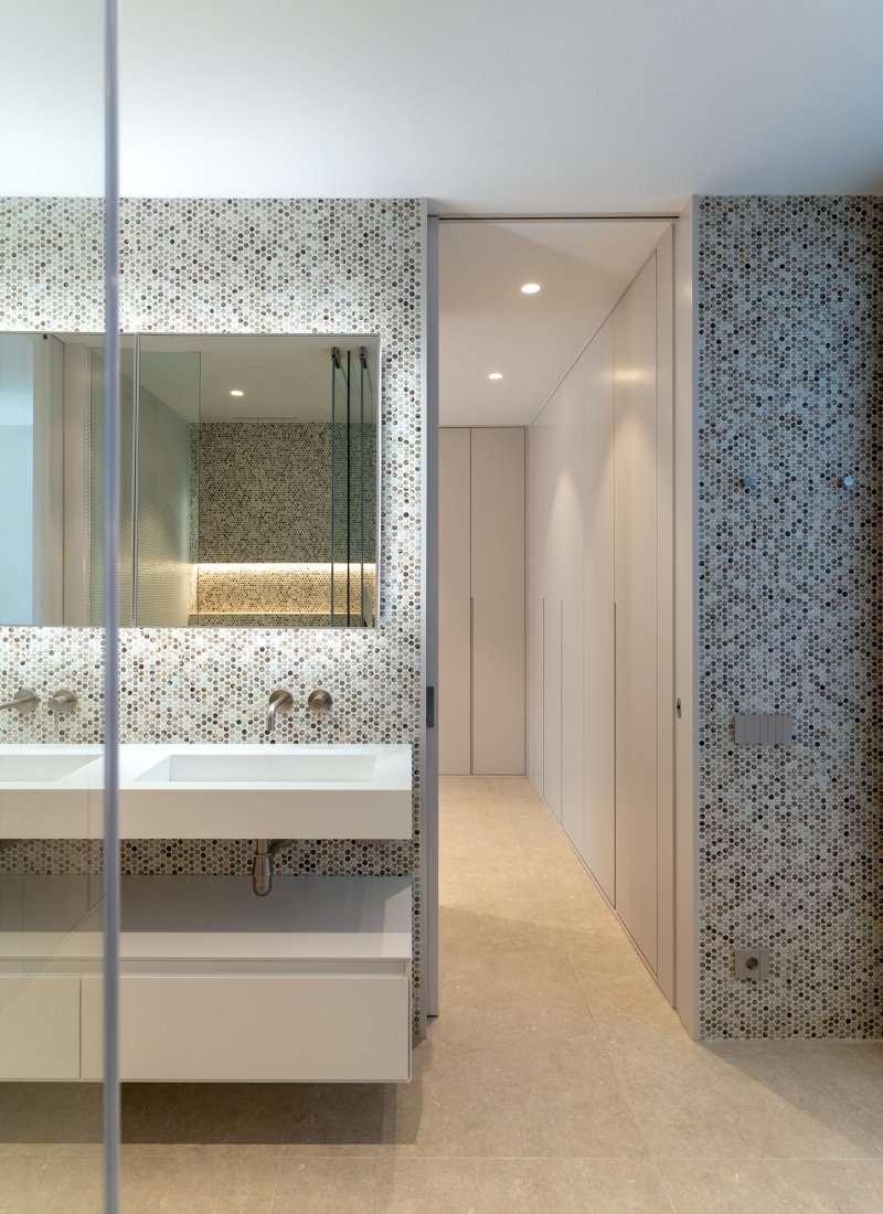 Salle de bains avec double vasque